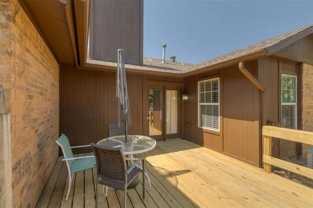 Photo 6 — 716 Stonecroft Circle, Edmond, OK 73034