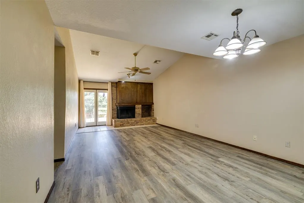 Photo 10 — 716 Stonecroft Circle, Edmond, OK 73034