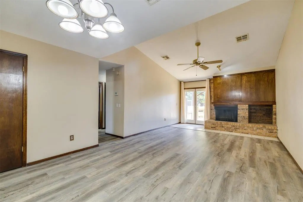 Photo 12 — 716 Stonecroft Circle, Edmond, OK 73034
