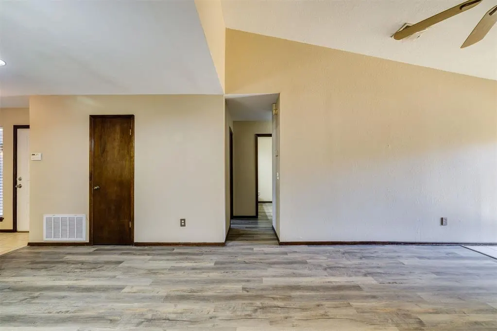 Photo 13 — 716 Stonecroft Circle, Edmond, OK 73034