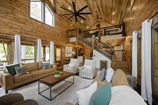 Photo 2 — 123 KING PINE Lane, Broken Bow, OK 74728
