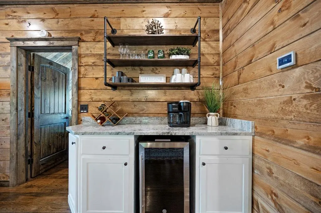 Photo 4 — 123 KING PINE Lane, Broken Bow, OK 74728