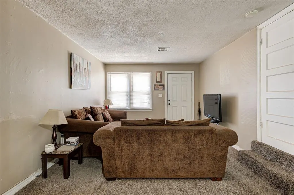 Photo 4 — 2111 NE 26th Street, Oklahoma City, OK 73111