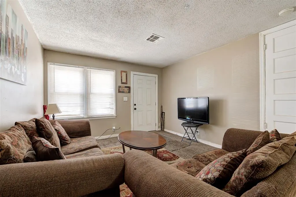 Photo 5 — 2111 NE 26th Street, Oklahoma City, OK 73111
