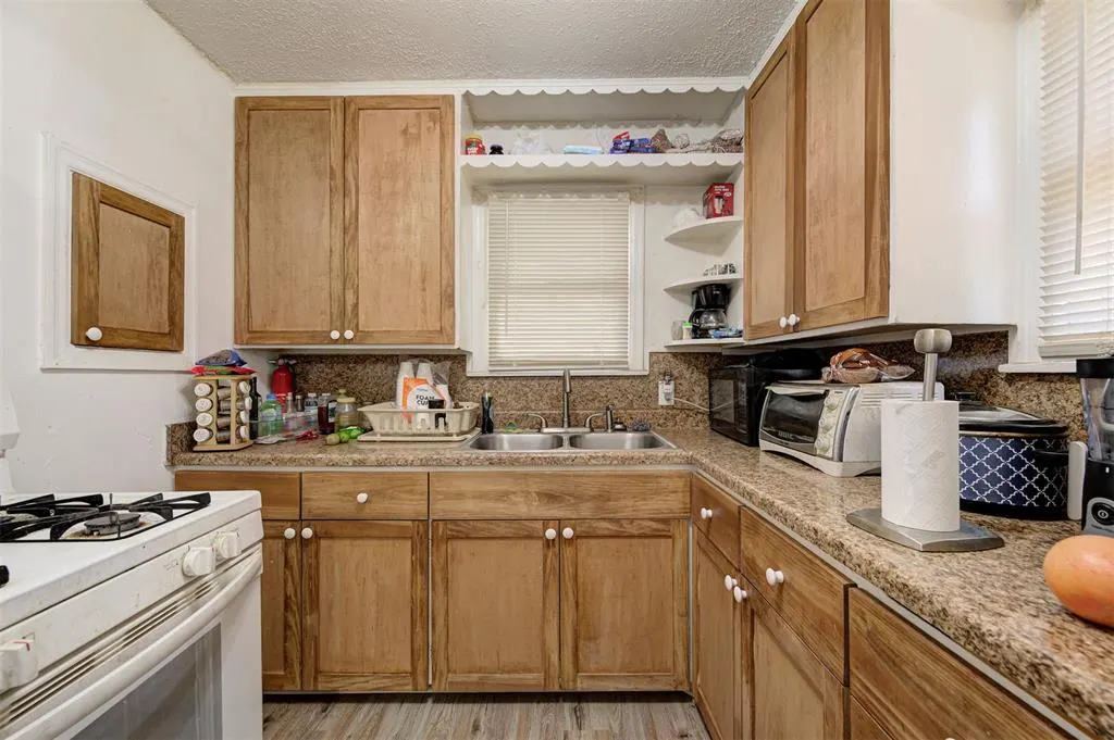 Photo 10 — 2111 NE 26th Street, Oklahoma City, OK 73111