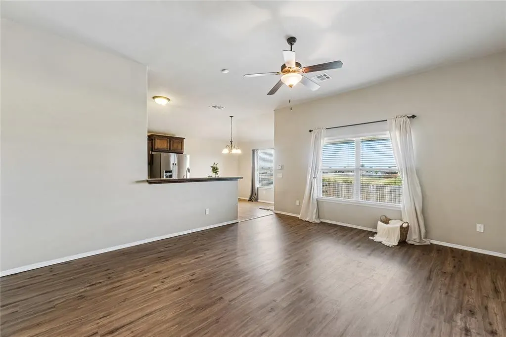 Photo 3 — 18220 Scarborough Drive, Edmond, OK 73012