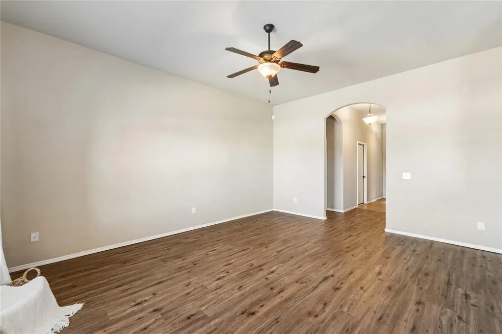 Photo 5 — 18220 Scarborough Drive, Edmond, OK 73012