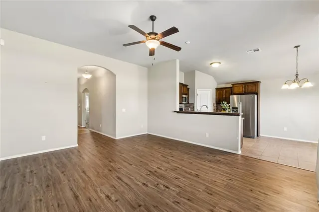 Photo 6 — 18220 Scarborough Drive, Edmond, OK 73012