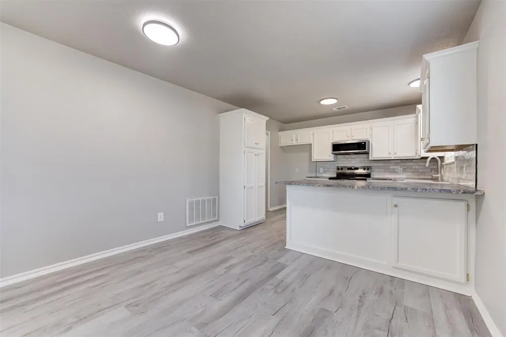Photo 9 — 2371 Holden Lane, Blanchard, OK 73010
