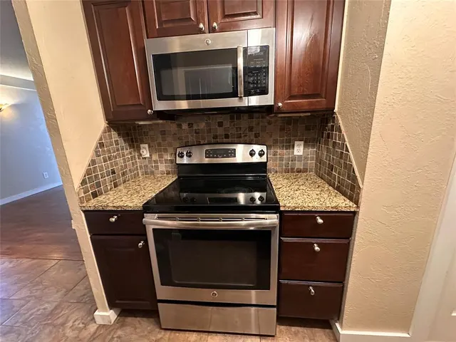 Photo 4 — 6028 NW Expressway Street A, Oklahoma City, OK 73132