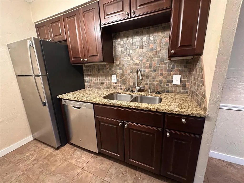 Photo 5 — 6028 NW Expressway Street A, Oklahoma City, OK 73132
