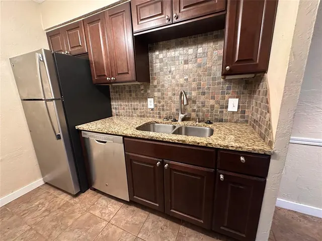 Photo 5 — 6028 NW Expressway Street A, Oklahoma City, OK 73132