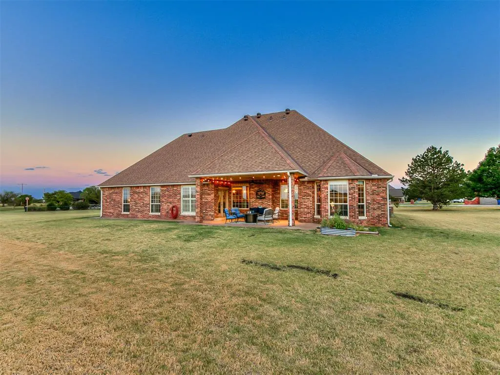 Photo 2 — 6255 Cedar Farm Road, Edmond, OK 73025