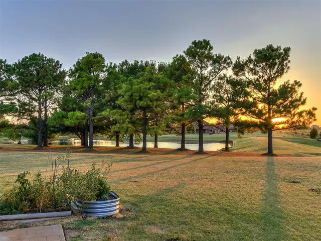Photo 5 — 6255 Cedar Farm Road, Edmond, OK 73025