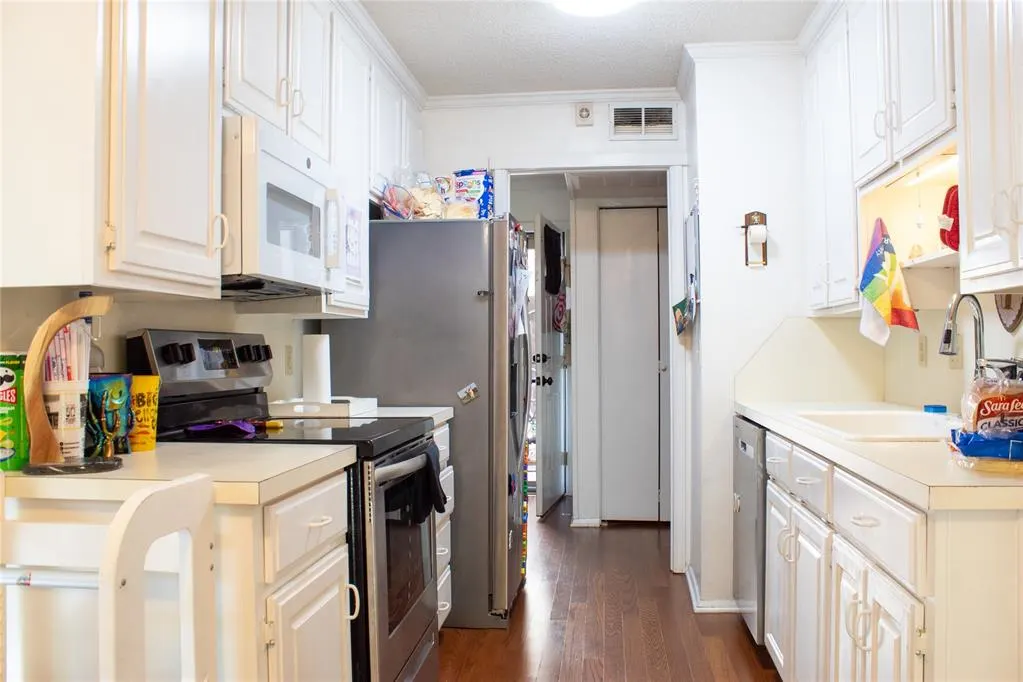 Photo 5 — 837 Cardinal Creek Boulevard, Norman, OK 73072