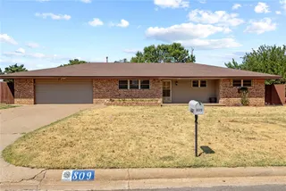 Sold home at 809 E Arlington Avenue
