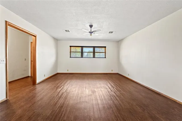 Photo 7 — 809 E Arlington Avenue, Weatherford, OK 73096