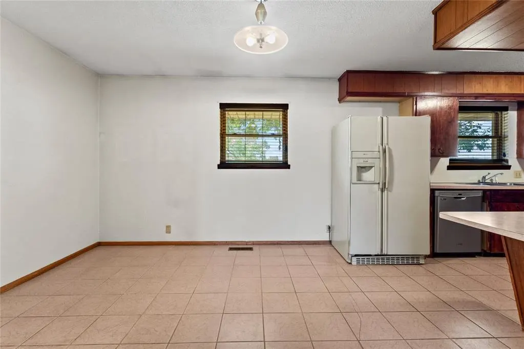 Photo 8 — 809 E Arlington Avenue, Weatherford, OK 73096