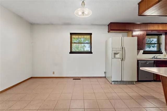 Photo 8 — 809 E Arlington Avenue, Weatherford, OK 73096