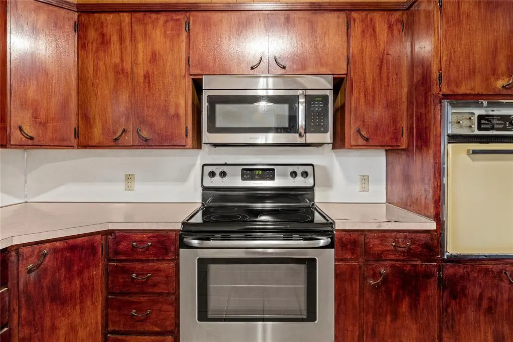 Photo 12 — 809 E Arlington Avenue, Weatherford, OK 73096