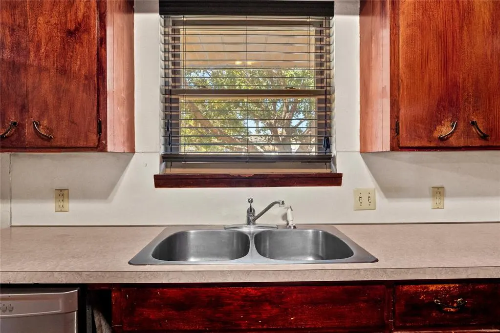 Photo 13 — 809 E Arlington Avenue, Weatherford, OK 73096