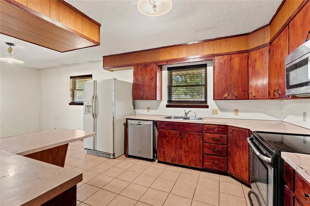 Photo 14 — 809 E Arlington Avenue, Weatherford, OK 73096