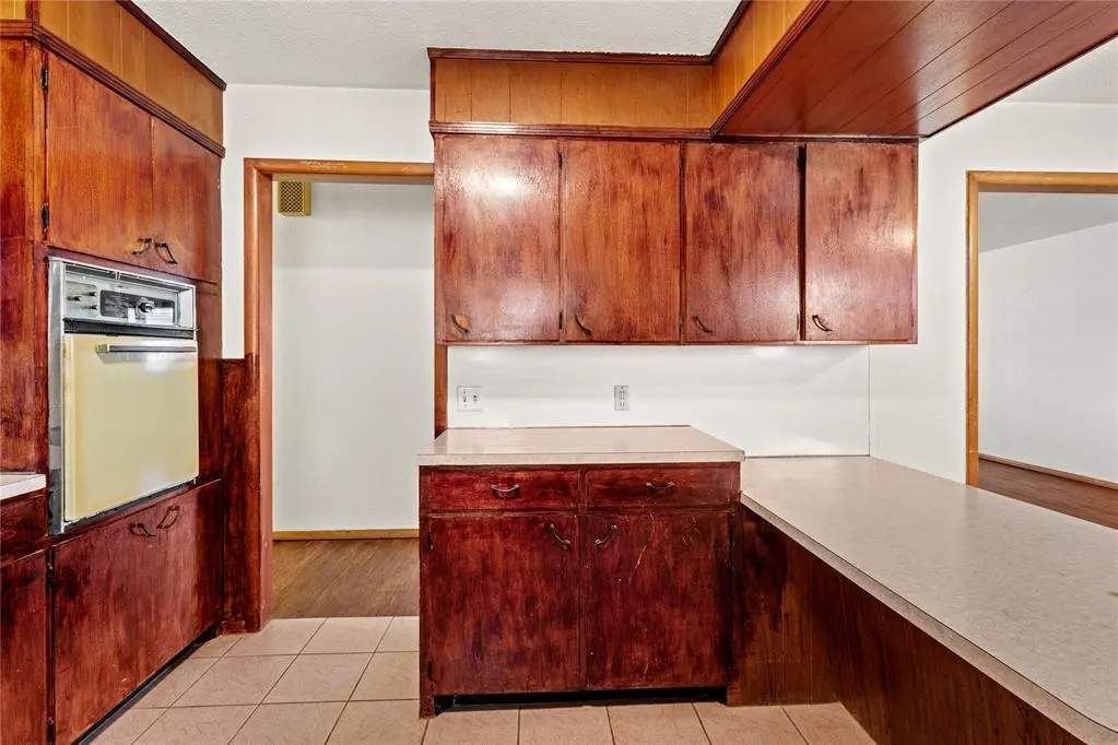 Photo 15 — 809 E Arlington Avenue, Weatherford, OK 73096