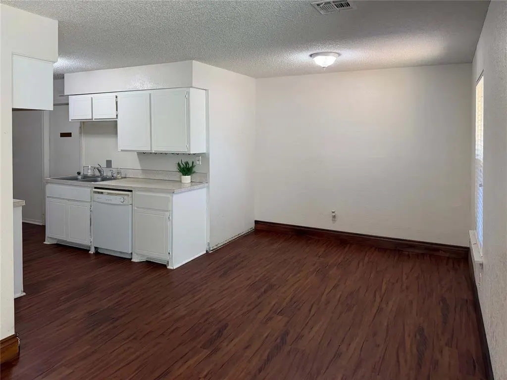 Photo 5 — 1605 SE 52nd Street, Oklahoma City, OK 73129