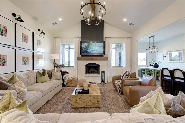 Photo 4 — 8003 Goldfinch Drive, Guthrie, OK 73044