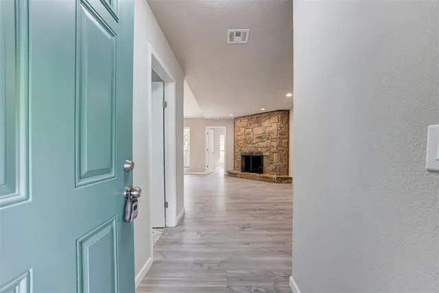Photo 6 — 10012 S Fairview Drive, Oklahoma City, OK 73159