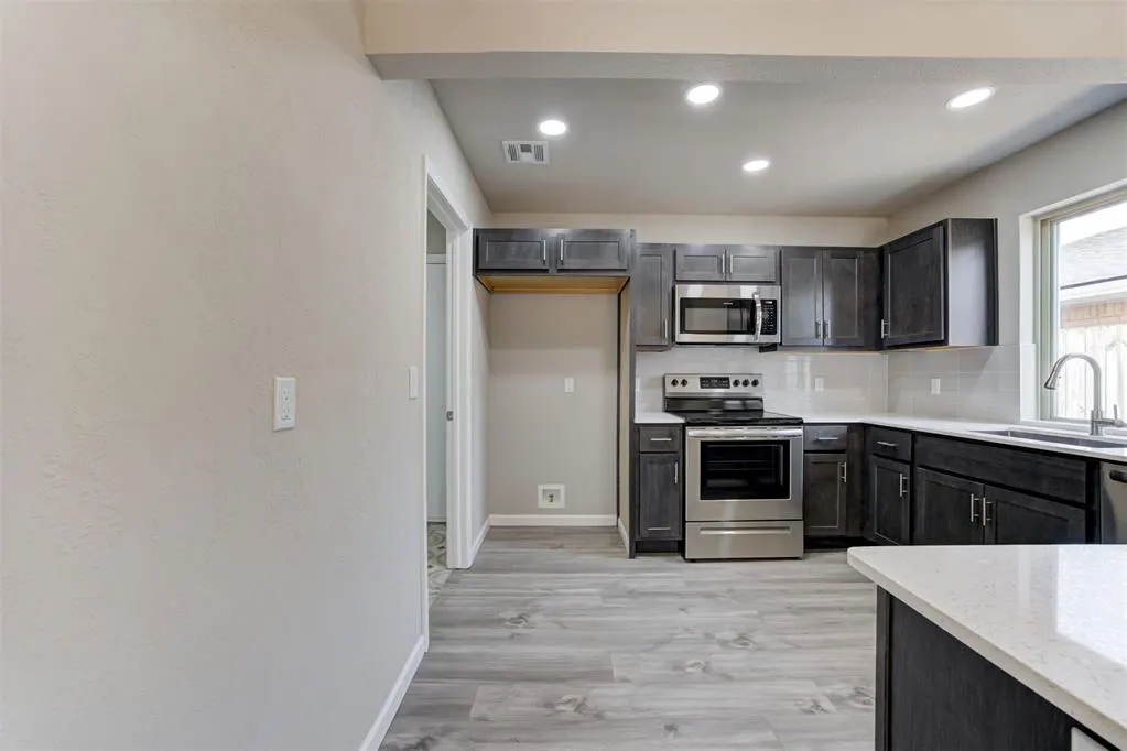 Photo 18 — 10012 S Fairview Drive, Oklahoma City, OK 73159
