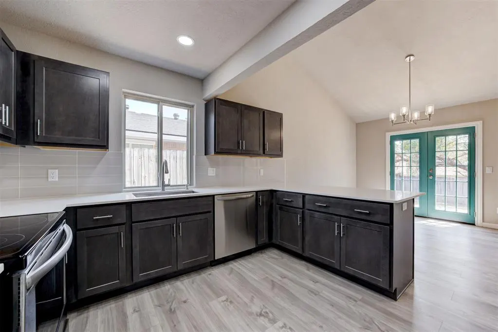 Photo 21 — 10012 S Fairview Drive, Oklahoma City, OK 73159