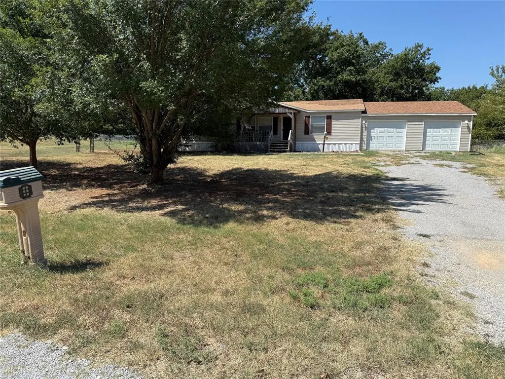Photo 2 — 102 Castle Rock Lane, Shawnee, OK 74804