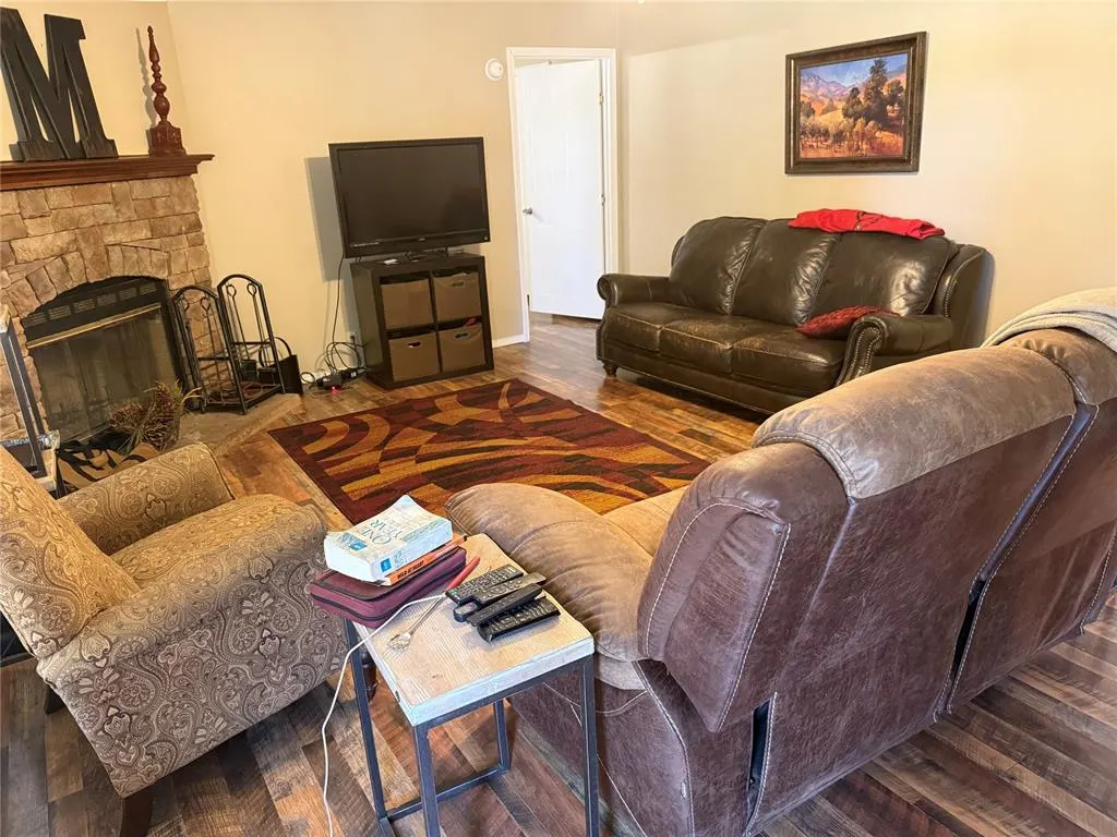 Photo 3 — 102 Castle Rock Lane, Shawnee, OK 74804