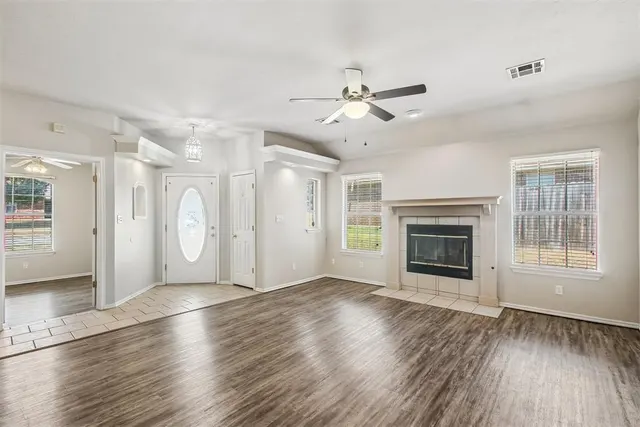Photo 2 — 620 NW 21st Street, Moore, OK 73160