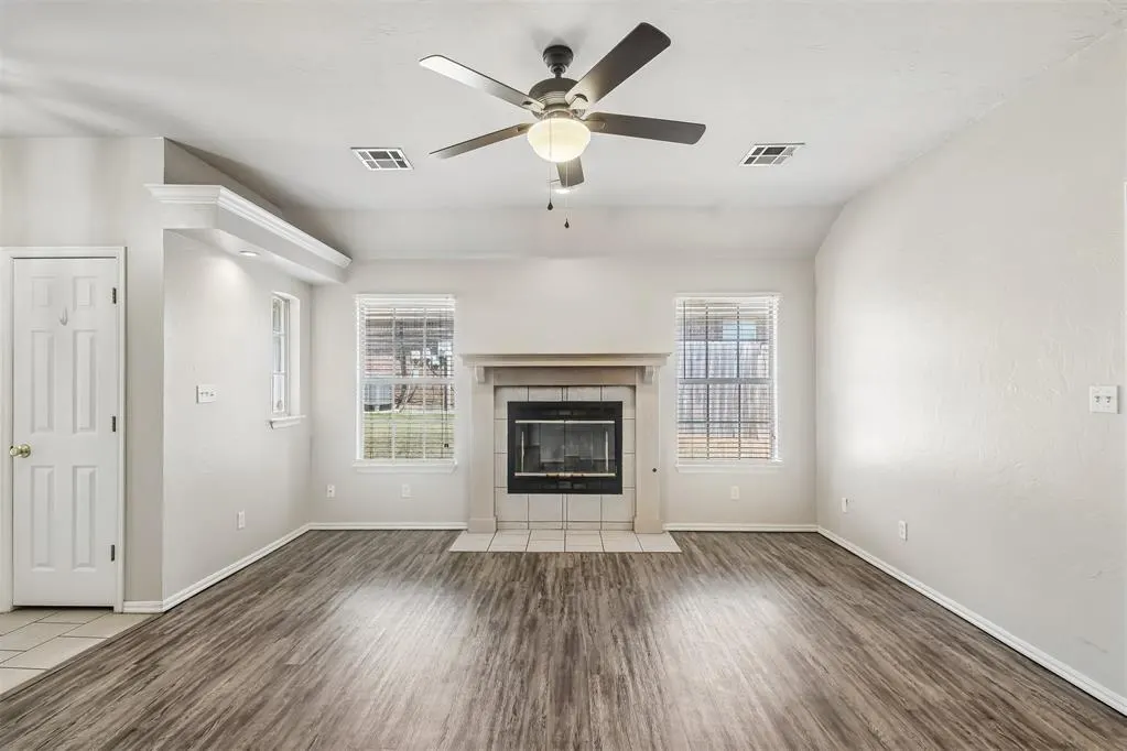 Photo 3 — 620 NW 21st Street, Moore, OK 73160