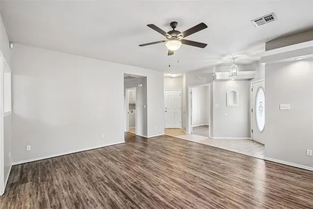 Photo 5 — 620 NW 21st Street, Moore, OK 73160