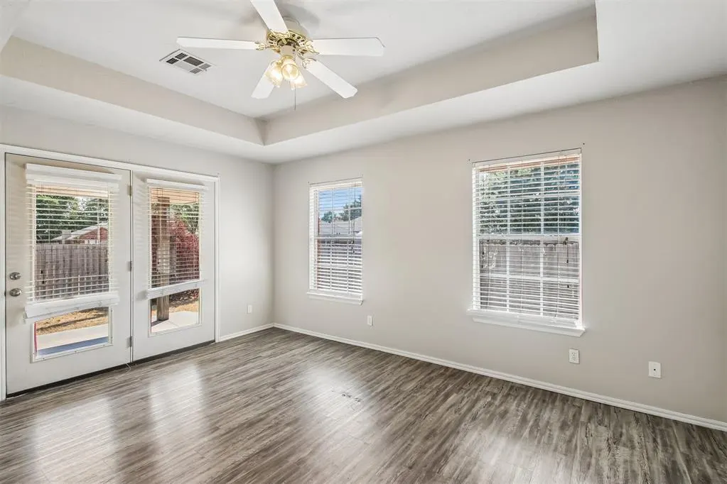 Photo 13 — 620 NW 21st Street, Moore, OK 73160