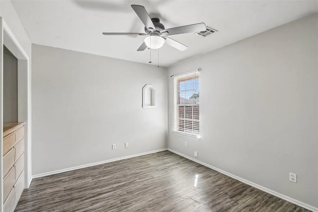 Photo 19 — 620 NW 21st Street, Moore, OK 73160