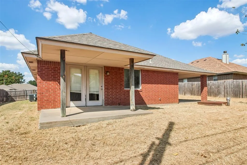 Photo 25 — 620 NW 21st Street, Moore, OK 73160