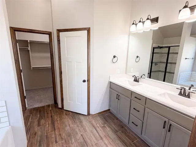 Photo 7 — 612 Carolyn Ridge Road, Norman, OK 73071