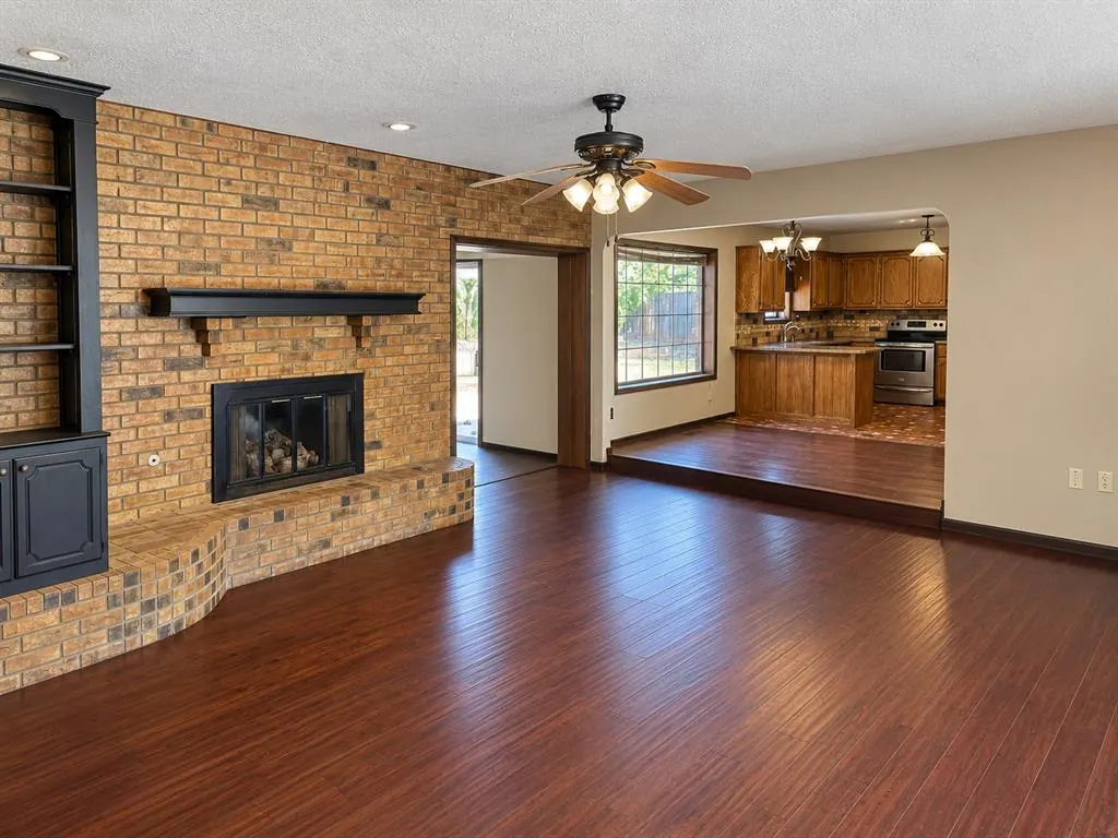 Photo 4 — 2515 Thomas Circle, Clinton, OK 73601