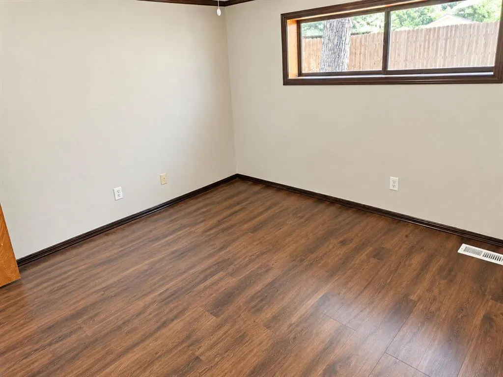 Photo 15 — 2515 Thomas Circle, Clinton, OK 73601