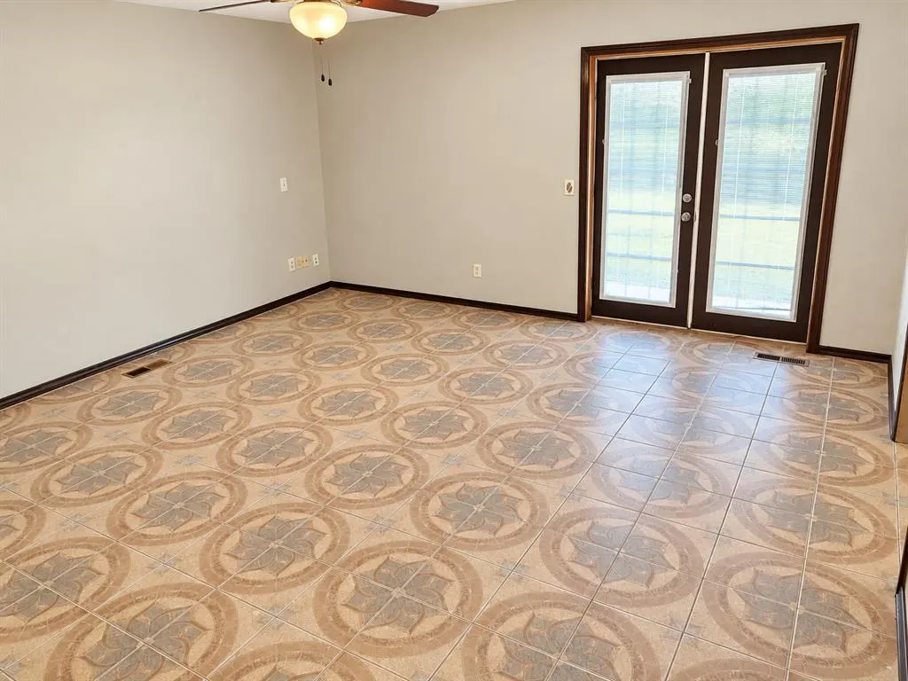 Photo 17 — 2515 Thomas Circle, Clinton, OK 73601