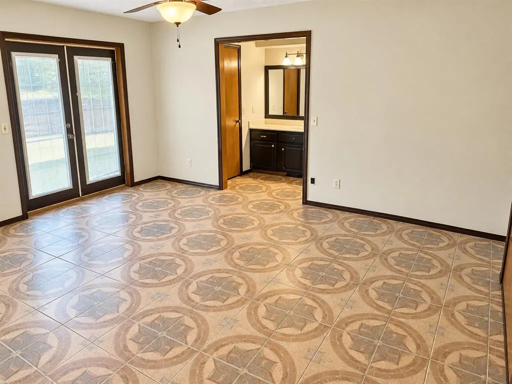 Photo 18 — 2515 Thomas Circle, Clinton, OK 73601