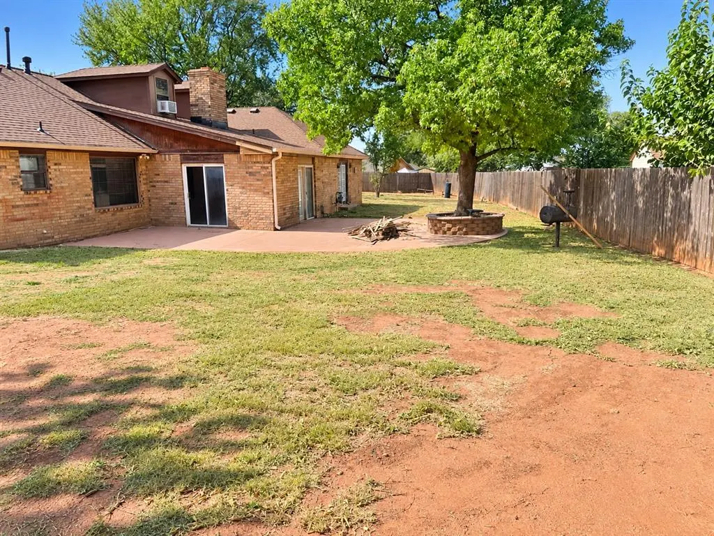 Photo 22 — 2515 Thomas Circle, Clinton, OK 73601