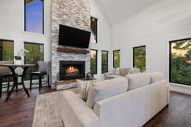 Photo 2 — 733 Virginia Pine Place, Broken Bow, OK 74728