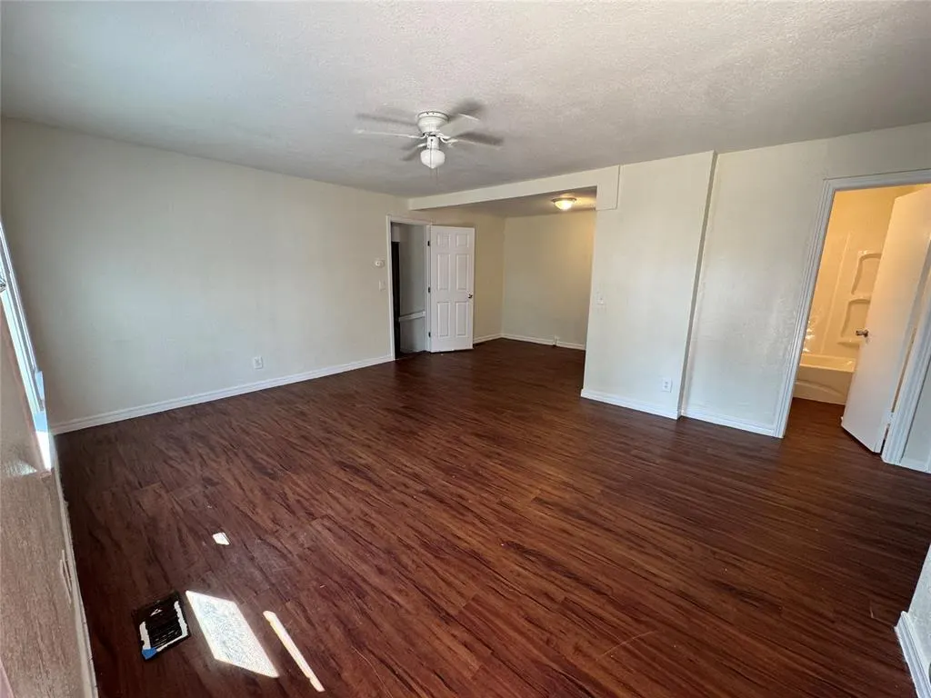 Photo 3 — 1307 Sheffield Road, Oklahoma City, OK 73120