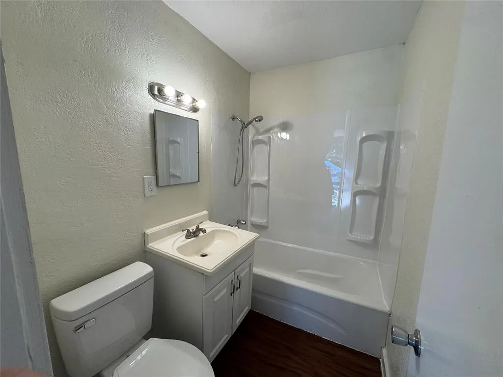 Photo 5 — 1307 Sheffield Road, Oklahoma City, OK 73120