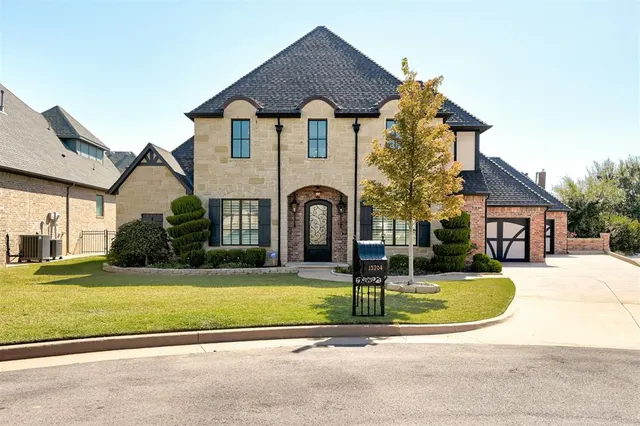 Photo 2 — 15704 James Thomas Court, Edmond, OK 73013